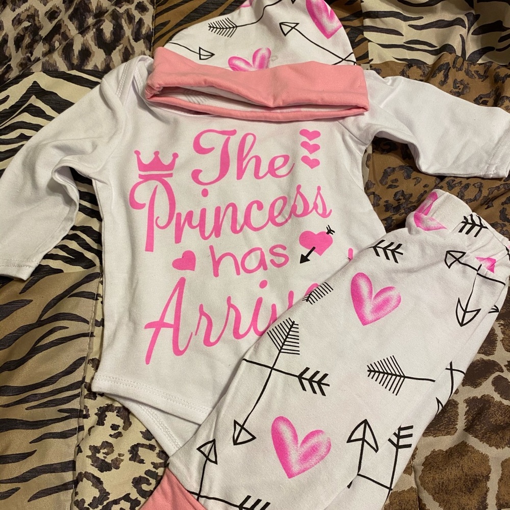 0/6 month. New baby girl outfit